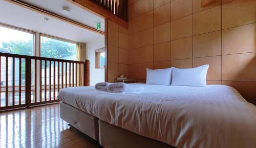 Chalet (5 Adults)