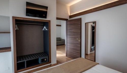 One-Bedroom Apartment (2 Adults)