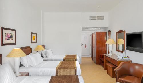 Triple Room with Side Sea View