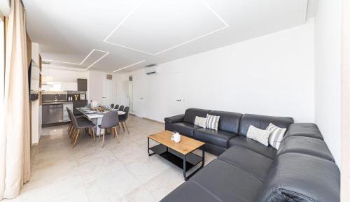 Five-Bedroom Holiday Home
