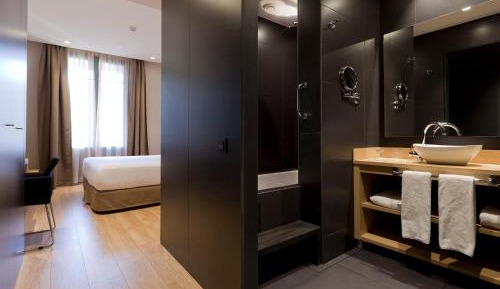 Deluxe Double Room with Spa Bath 