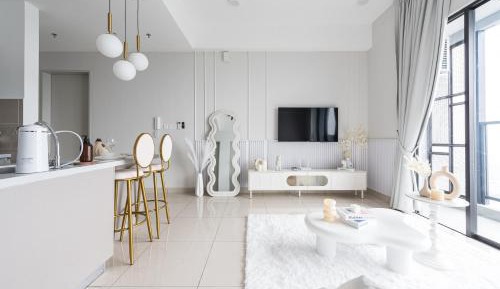 Deluxe Queen Suite