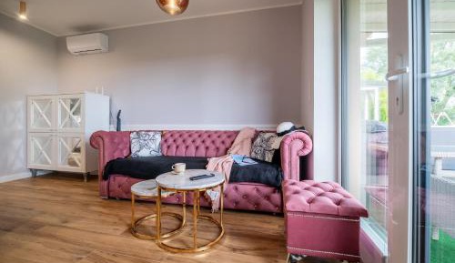 Deluxe One-Bedroom Apartment with Garden View