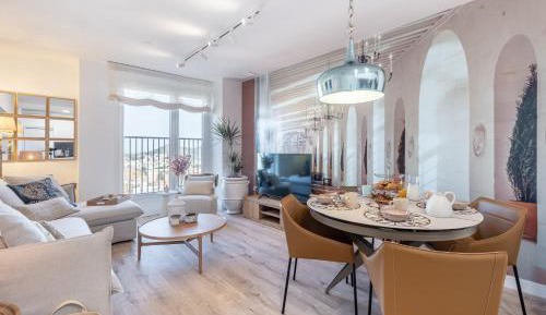 Apartment with City View