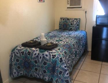 Twin Room with Shared Bathroom