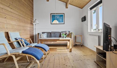 Three-Bedroom Holiday Home 
