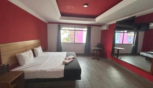 Deluxe King Room