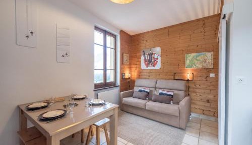 Superior One-Bedroom Apartment with Balcony