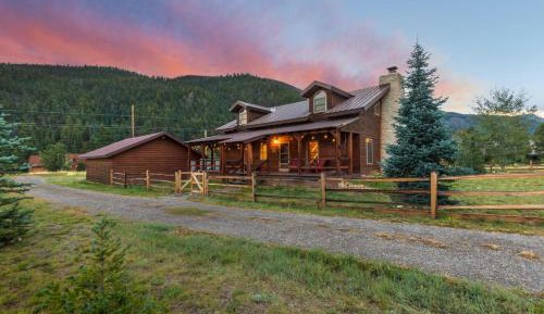 Two-Bedroom Holiday Home