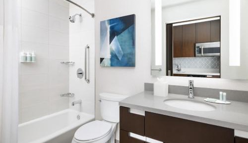 Maiden Lane Corner Studio with Two Queen Beds, Low Floor