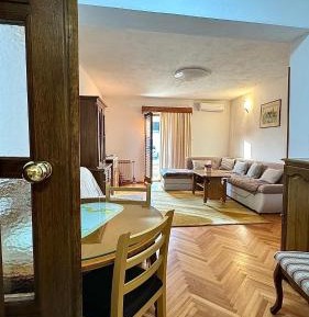 One-Bedroom Apartment with Garden