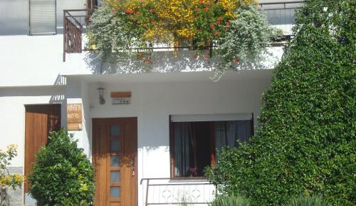 One-Bedroom Apartment with Terrace