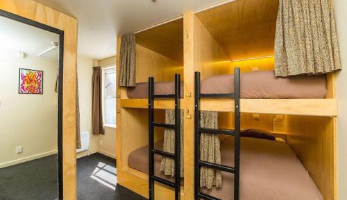 Female only 5 Bed Dorm with Ensuite – Single Pod