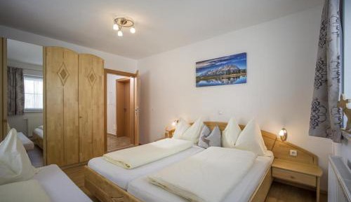 One-Bedroom Apartment with Shower
