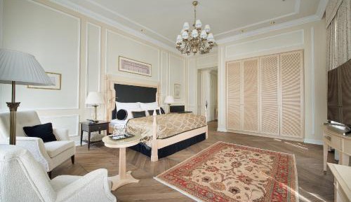 Wilson Deluxe Junior Suite (including daily refilled free mini bar)