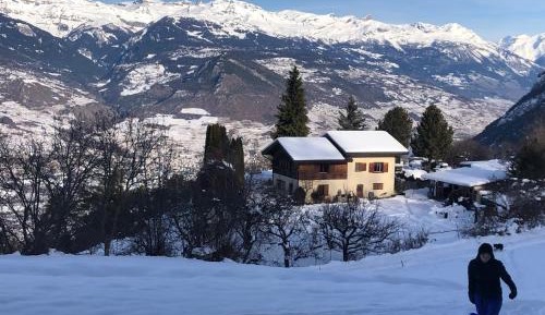 Three-Bedroom Apartment with Mountain View