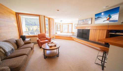 Studio Apartment with Balcony