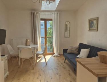 Superior One-Bedroom Apartment
