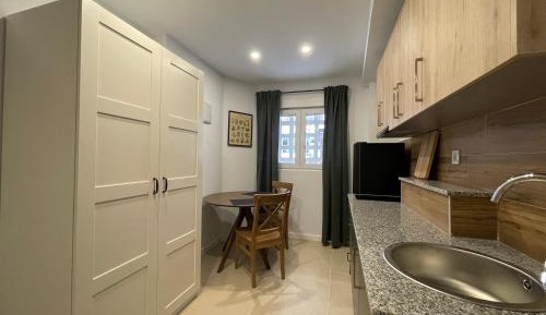 One-Bedroom Apartment
