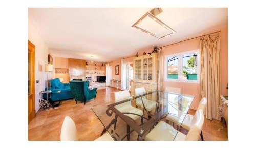 Three-Bedroom Holiday Home 