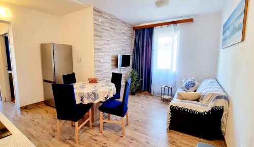 Two-Bedroom Deluxe Apartment with Balcony