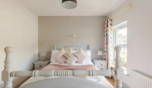 Double Room with Shared Bathroom