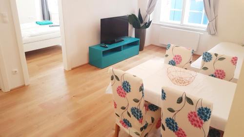 Three-Bedroom Deluxe Apartment