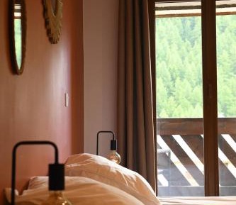 Double Room with Mountain View