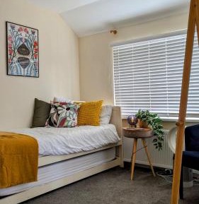 Single Room with Shared Bathroom