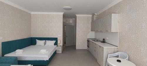 King Studio with Sofa Bed