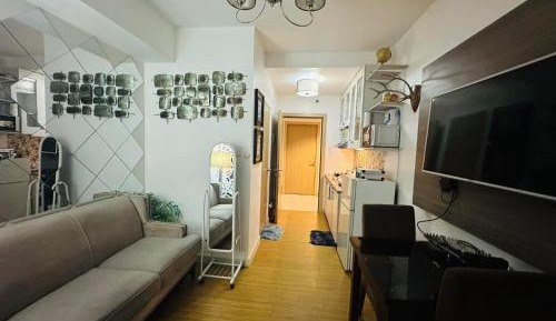 Apartment with City View