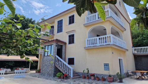 Deluxe Double Room with Shower