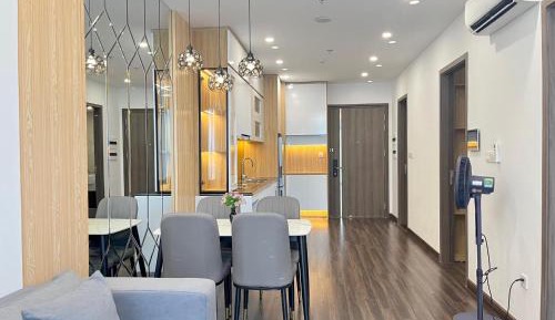 Two-Bedroom Apartment with Mountain View