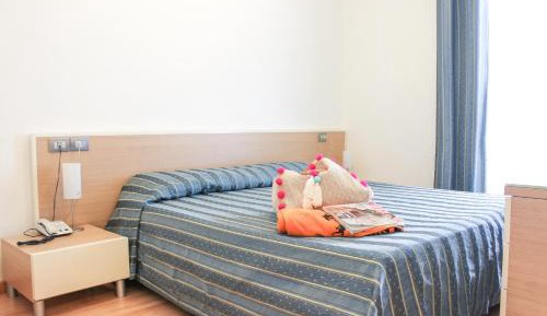 One-Bedroom Apartment with Balcony (3 Adults)