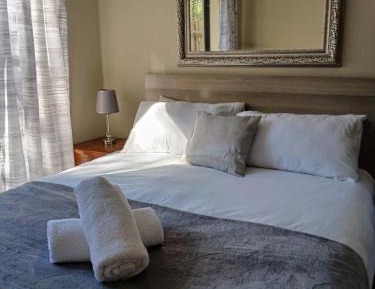 King Studio with Sofa Bed