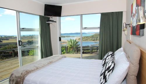 Queen Studio with Ocean Views