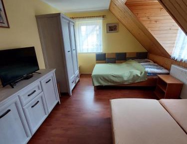 Quadruple Room with Private Bathroom