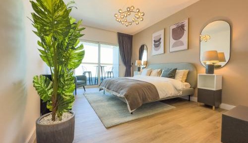 Deluxe One-Bedroom Apartment with Ocean View