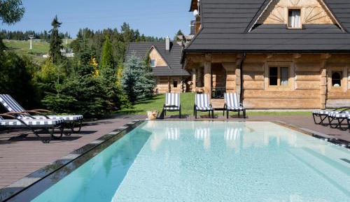 Chalet (6 Adults)