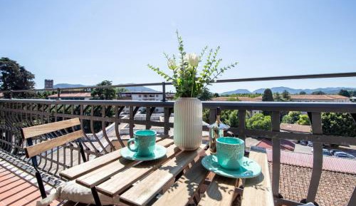 Apartment with Balcony