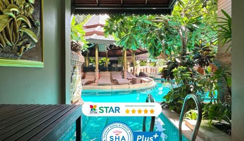 Deluxe King Pool Access 