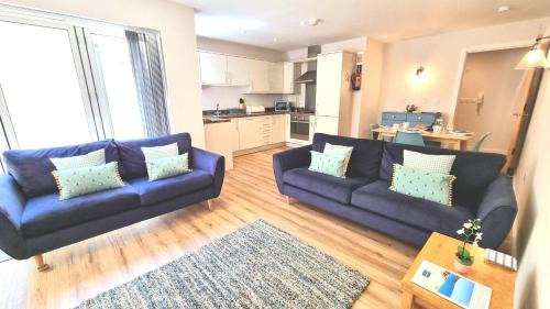 Beach House Two Bedroom Apartment with Rear View (Dog Friendly)