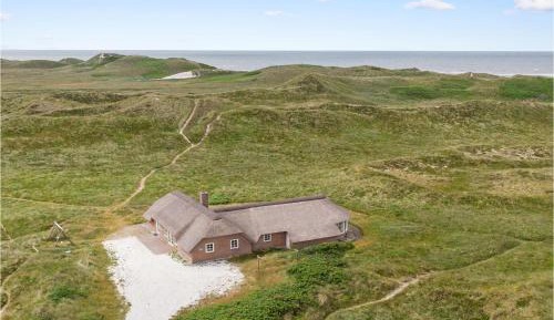 Four-Bedroom Holiday Home