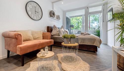Superior One-Bedroom Apartment with Balcony