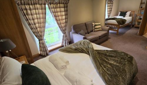 Deluxe Family Suite