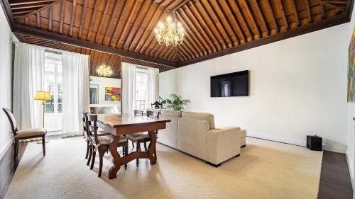 Superior One-Bedroom Apartment with Balcony