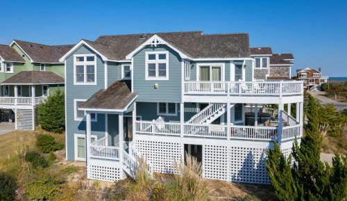 Five-Bedroom Holiday Home