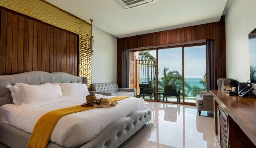 Deluxe Double Room with Pool Access