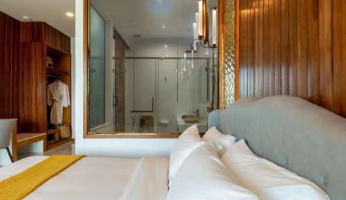Premier Deluxe Room with Pool Access 