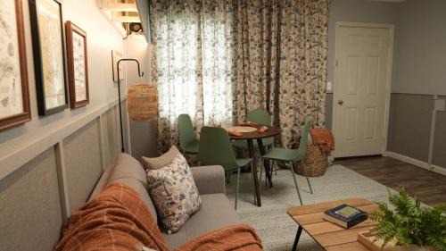Deluxe Queen Suite